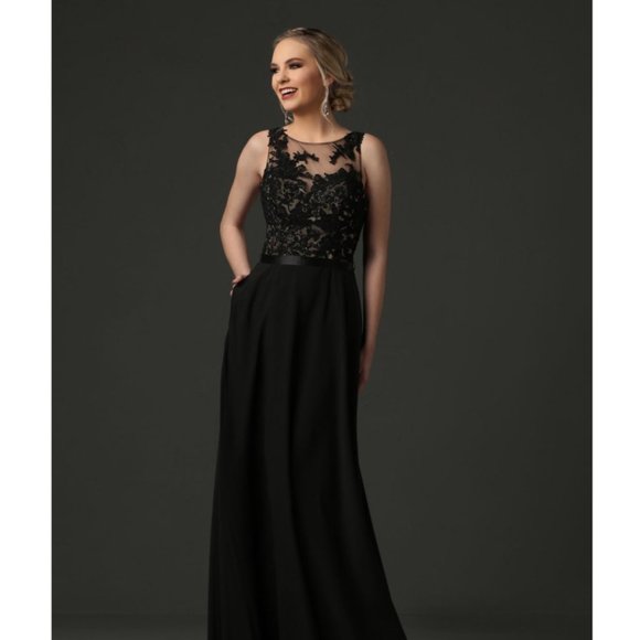 Ashley & Justin Bride Dresses & Skirts - Ashley and Justin Bride Dress Size 14 Style 20385
